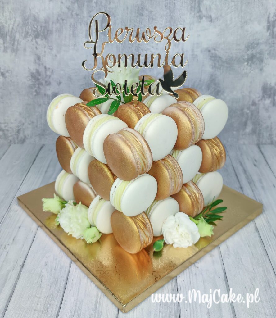 Tort komunijny makaronikowy